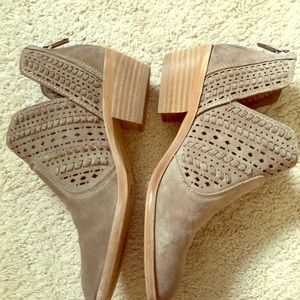 Vince Camuto Prasata Bootie size 5.5